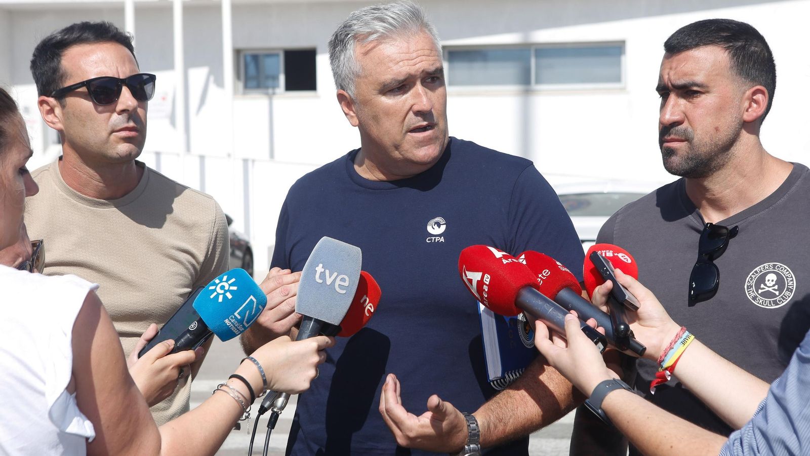 Representantes del sindicato Coordinadora, durante la atención a medios Representantes del sindicato Coordinadora, durante la atención a medios