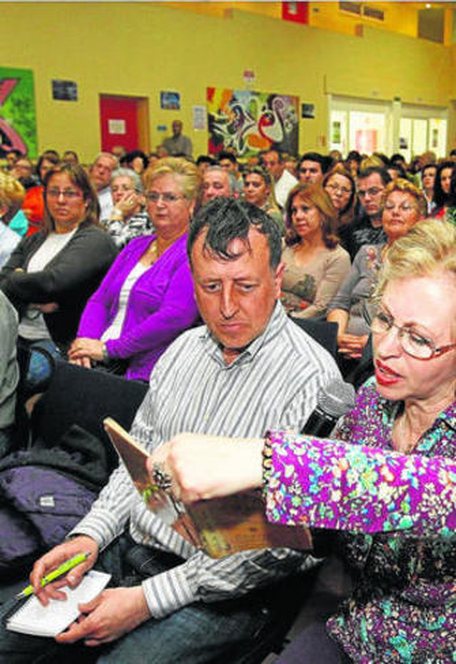 Un momento del emotivo encuentro del lunes en Chiclana.