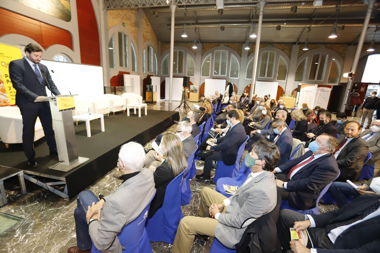 Imágenes de las jornadas del encuentro ‘Pasado, presente y futuro de la Minería Metálica en Huelva’,  en las cocheras del Puerto