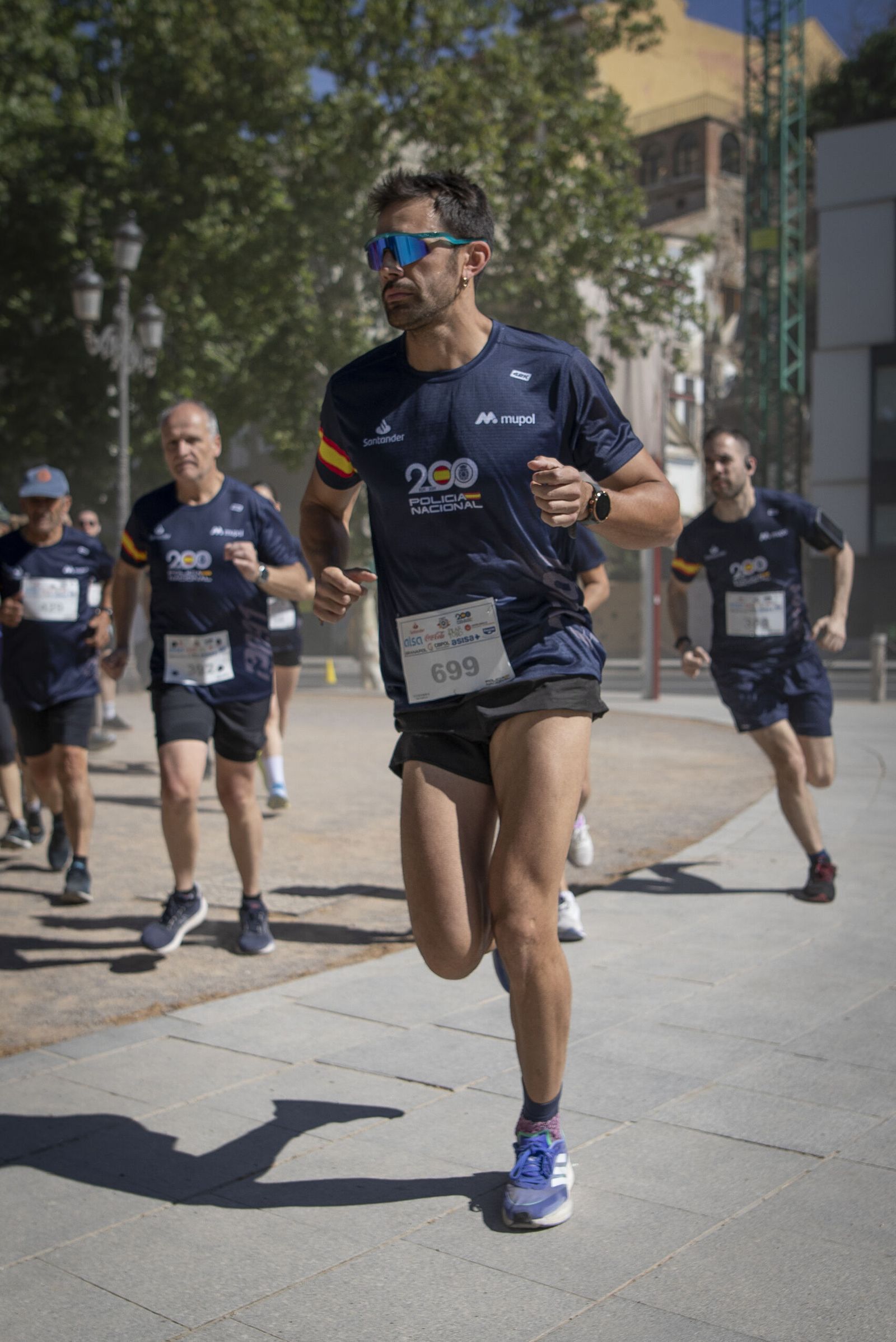 Encuéntrate en las imágenes de la carrera de la Policía Nacional 'Ruta 091'