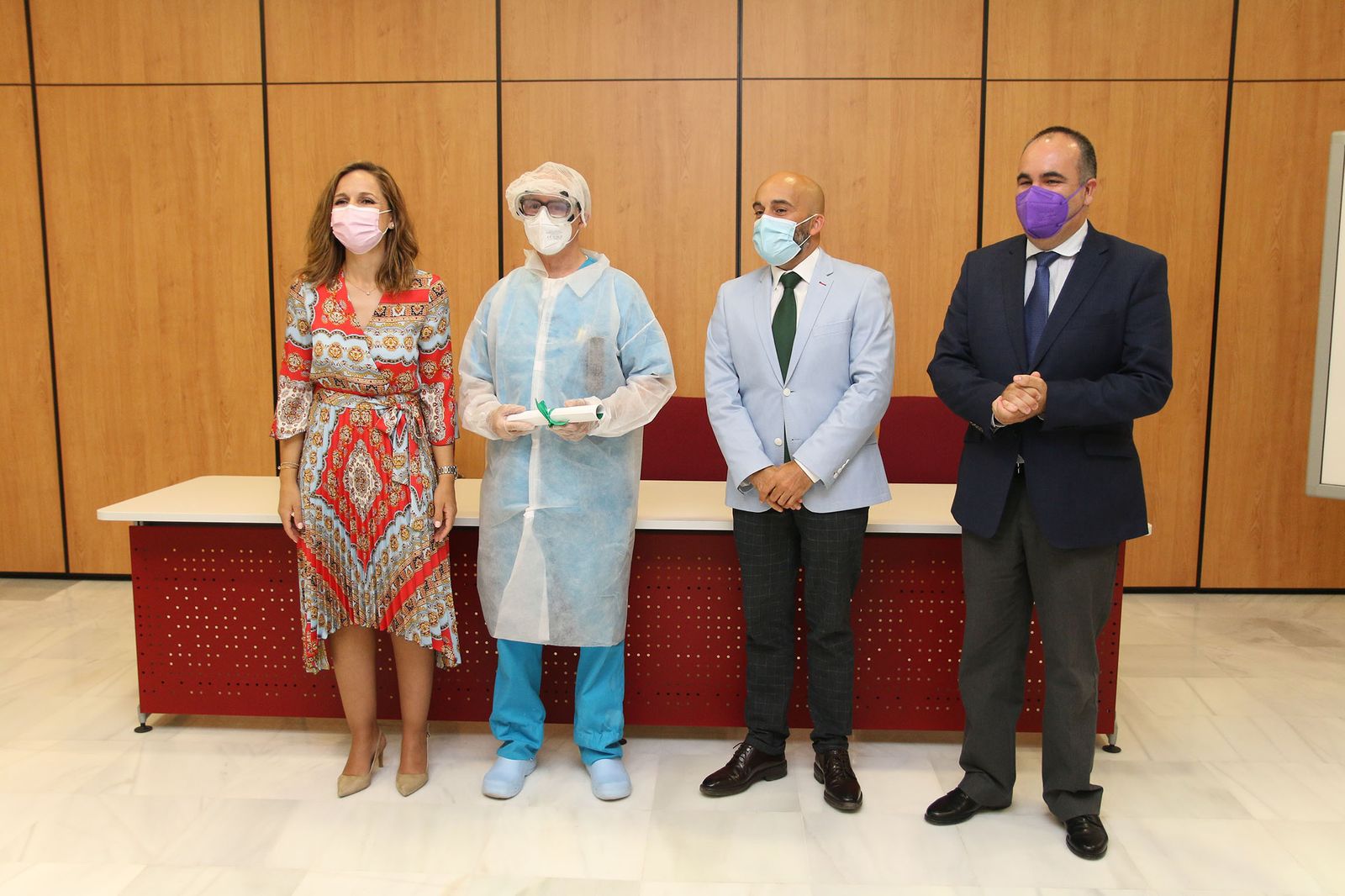 Fotogalería del reconocimiento a los trabajadores de la residencia de la FAAM que se autoconfinaron