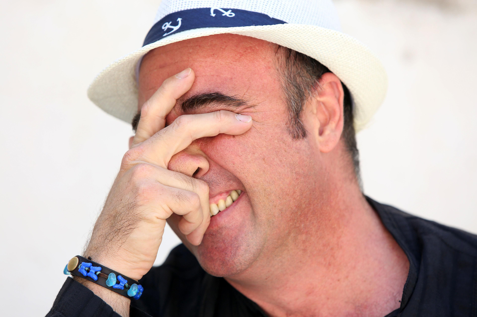 El artista onubense Víctor Pulido, durante la entrevista.