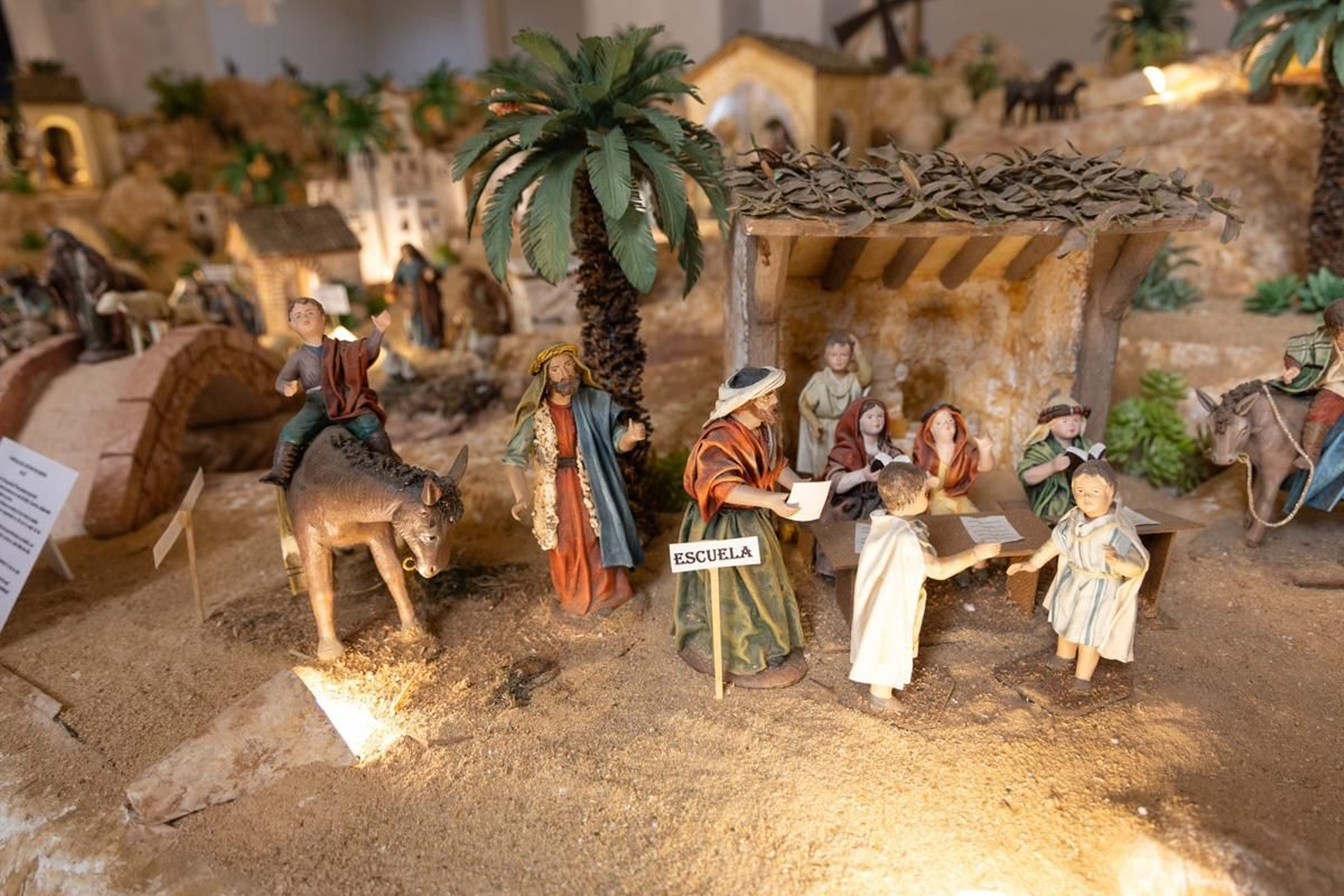 En imágenes: así es el Belén Bíblico con más de un millar de piezas artesanas de los abuelos María y Rafael