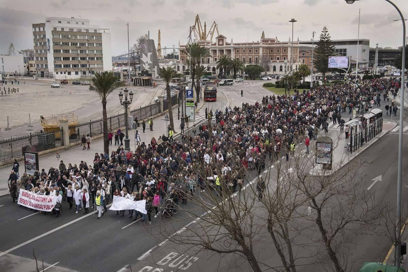 Las imágenes de la Marea Blanca de Cádiz