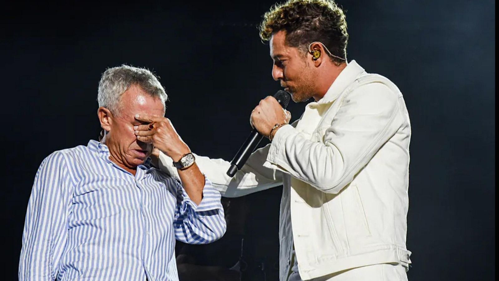 López, emocionado en el concierto benéfico de Bisbal que llevó a Ubrique y que reunió a más de diez mil personas López, emocionado en el concierto benéfico de Bisbal que llevó a Ubrique y que reunió a más de diez mil personas