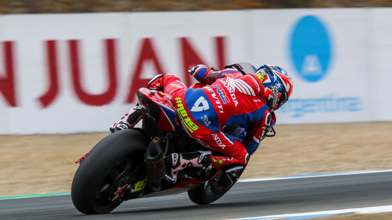 Álvaro Bautista, en un momento de la carrera.