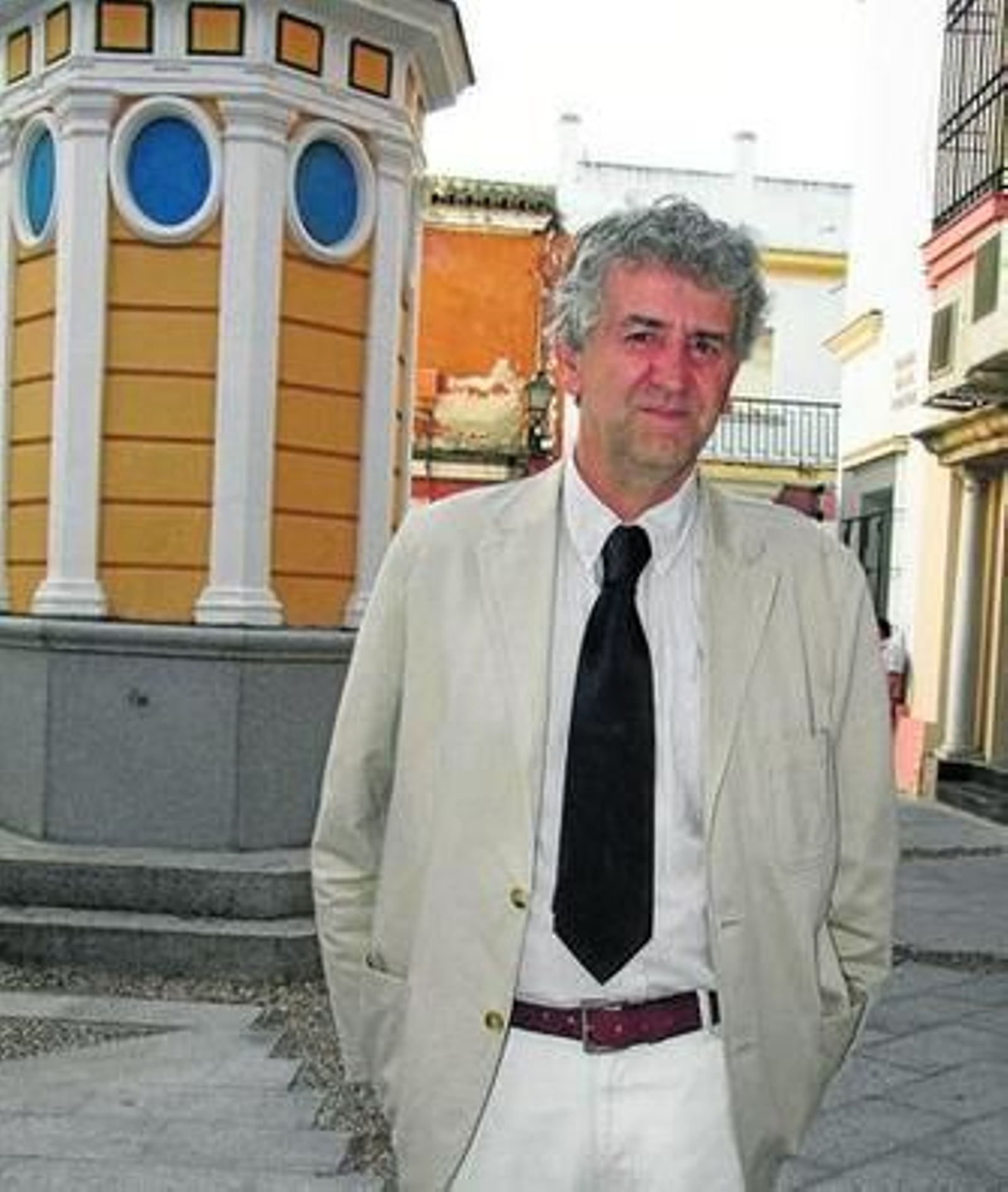 El paleoantropólogo Juan Luis Arsuaga, en la portuense Plaza de la Cárcel.