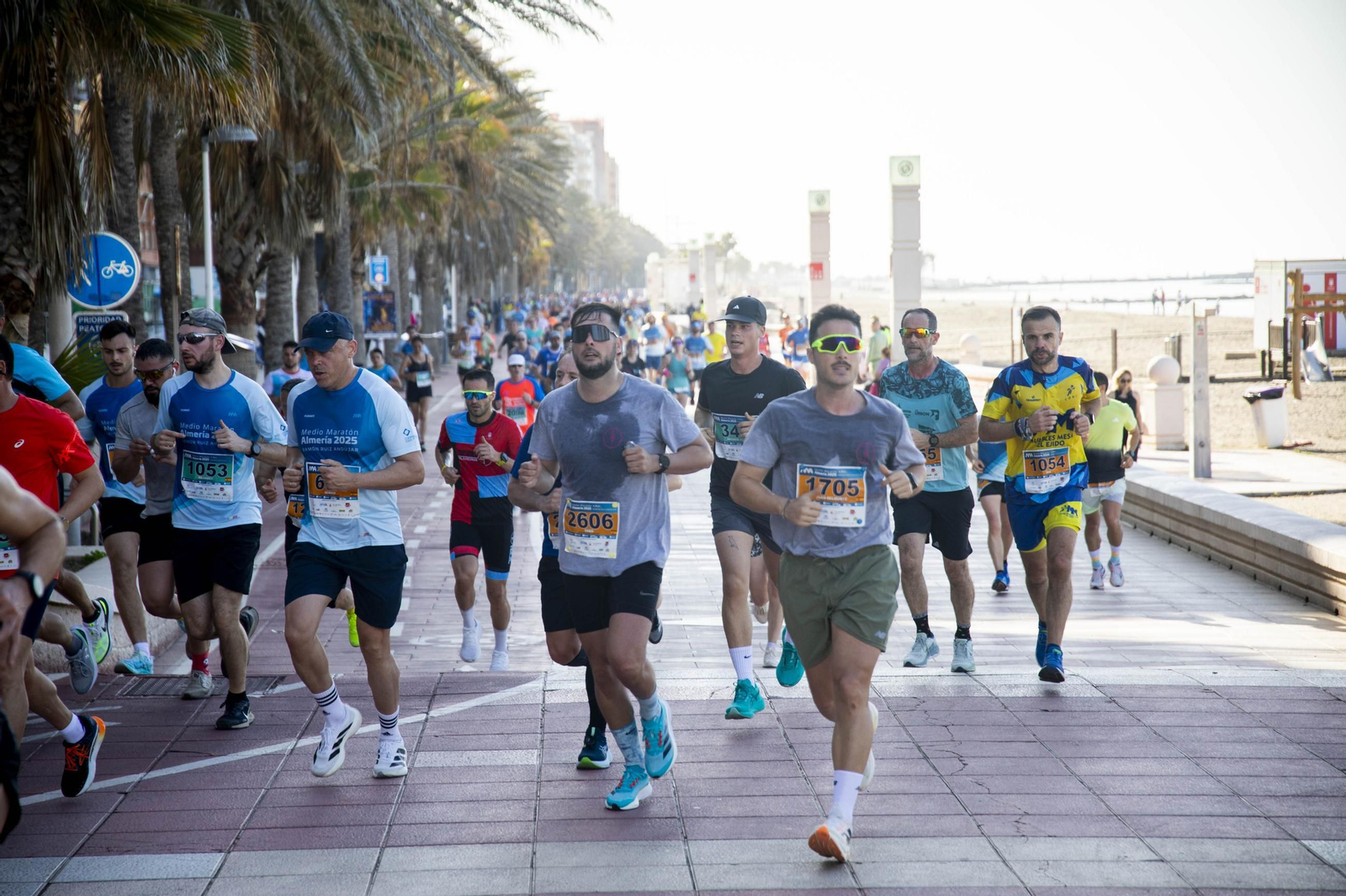 El Medio Maratón de Almería 2025, en imágenes