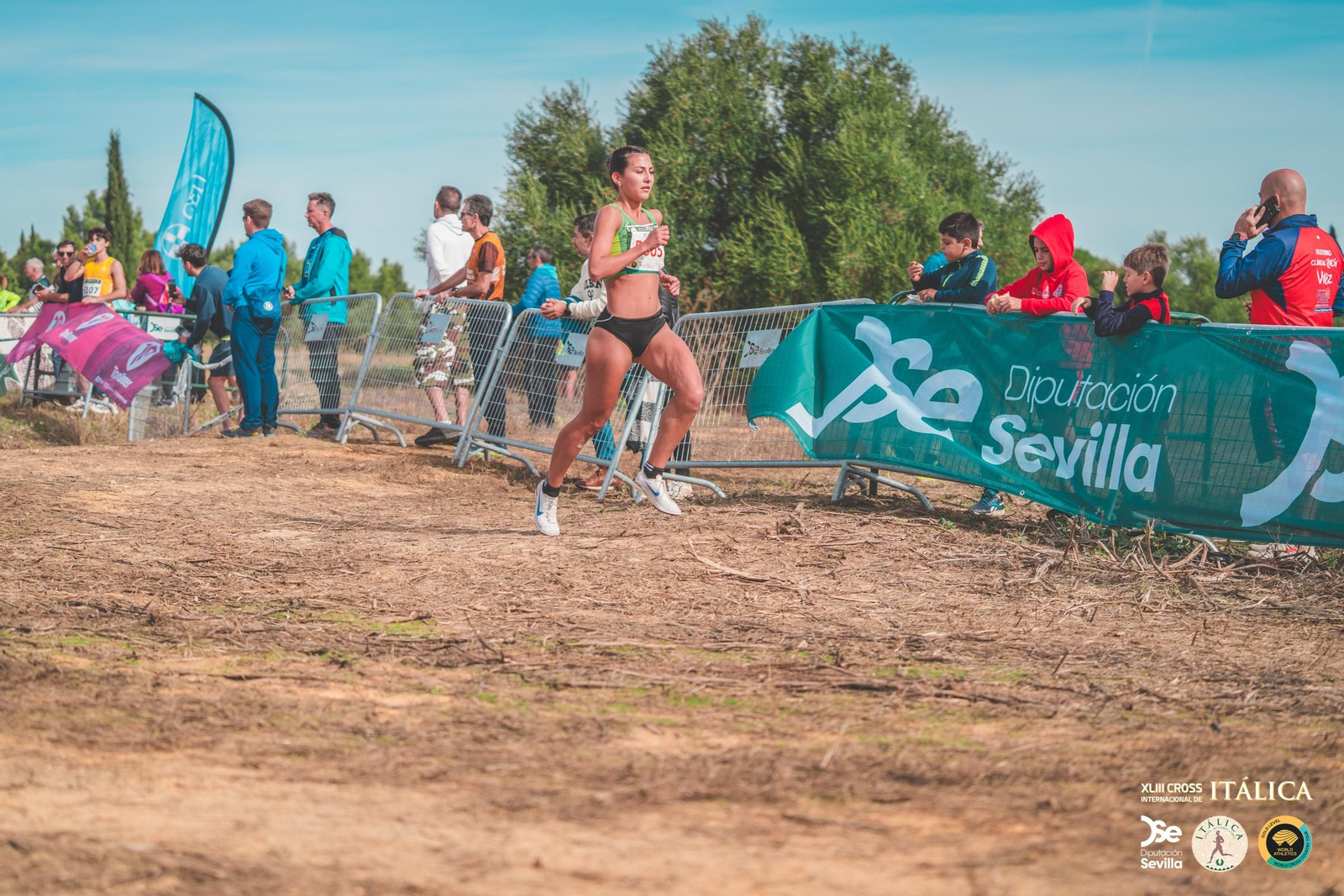 Búscate en las fotos del Cross de Itálica 2025 | 11