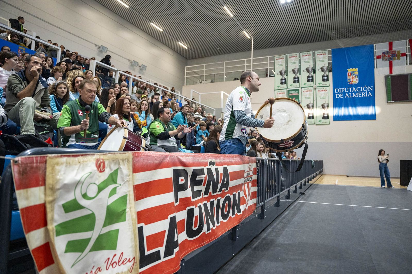 Las imágenes del partido entre Unicaja Costa de Almería y Pamesa Teruel de Superliga de voleibol