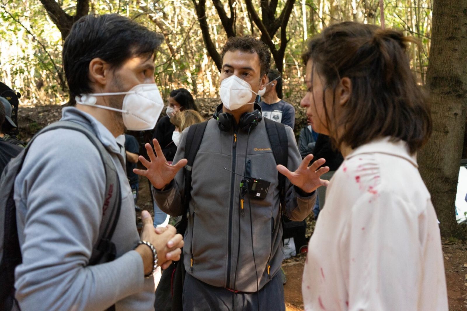 Josep Cister, en el centro, en el rodaje en Canarias de 'Dos vidas'