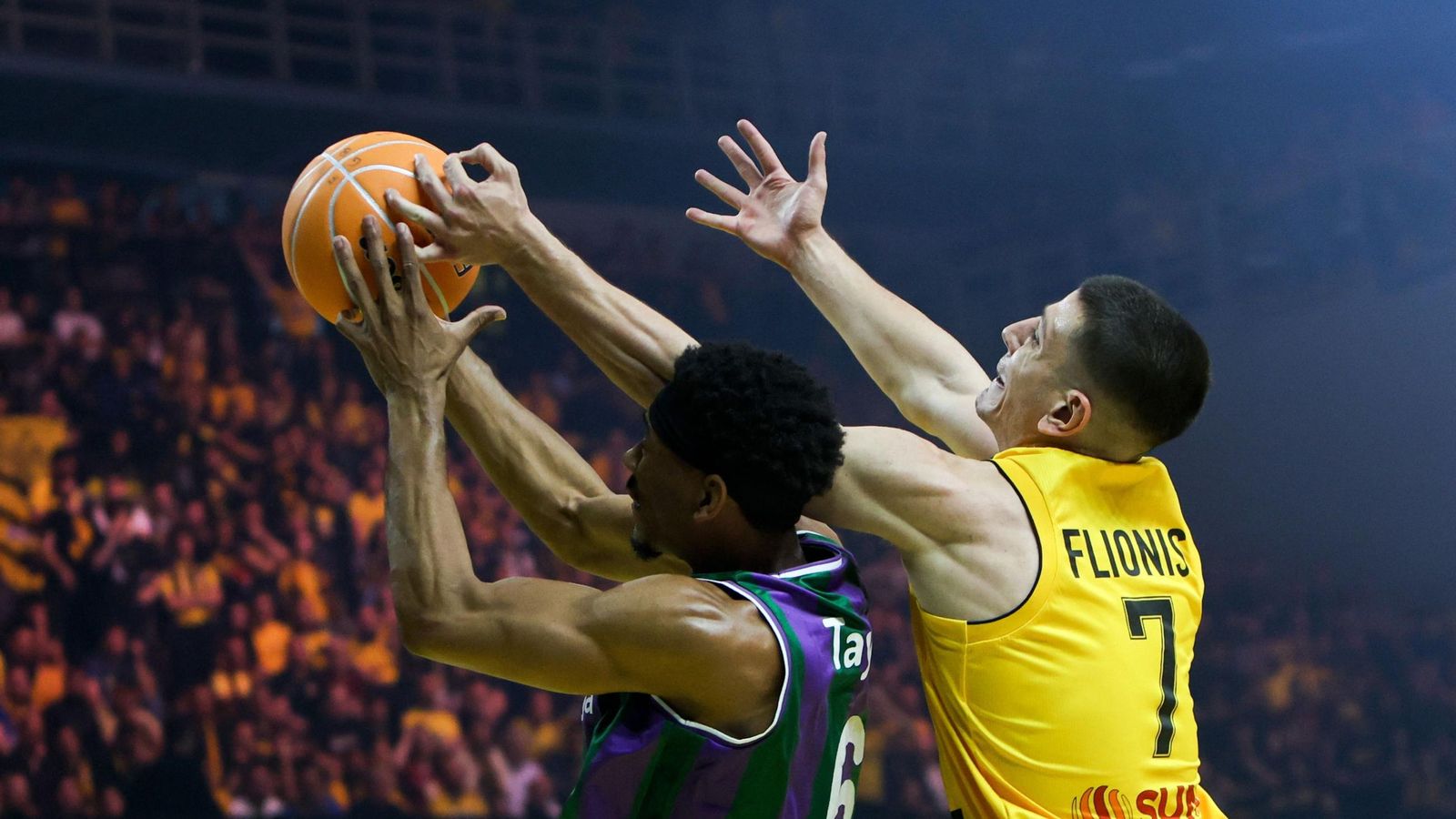 Las fotos del AEK Atenas-Unicaja de la Final Four de la Basketball Champions League