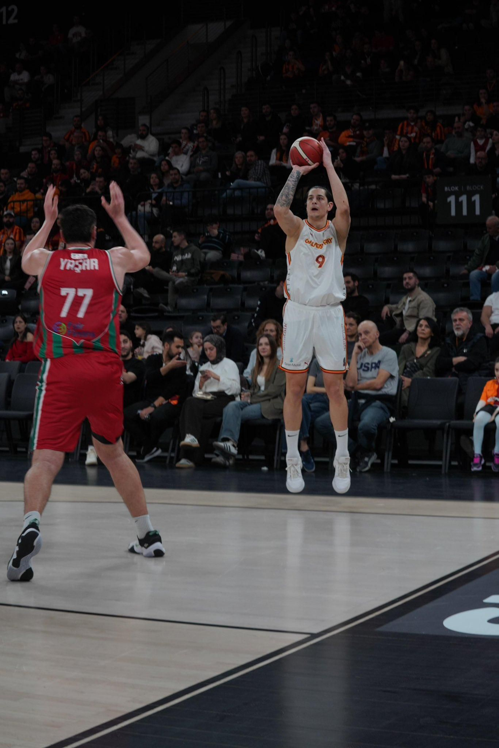 El Galatasaray derrota al Pinar antes de venir a Málaga (101-80)