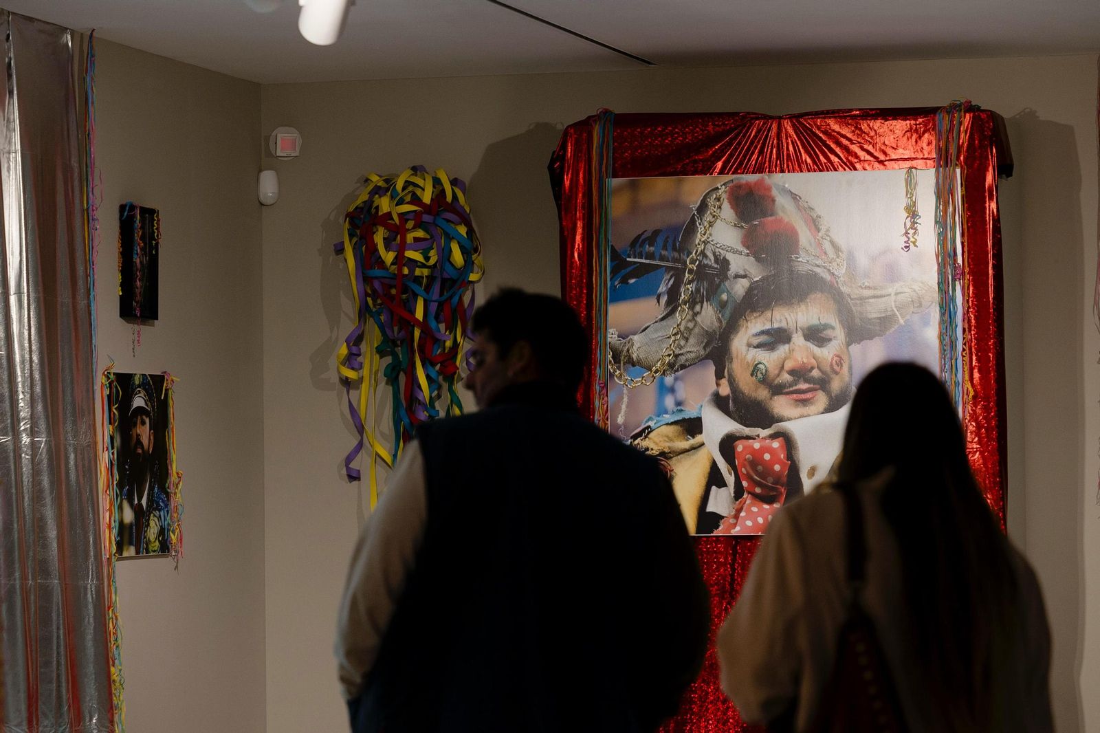 Galería de imágenes de las exposiciones inauguradas en la Casa del Carnaval