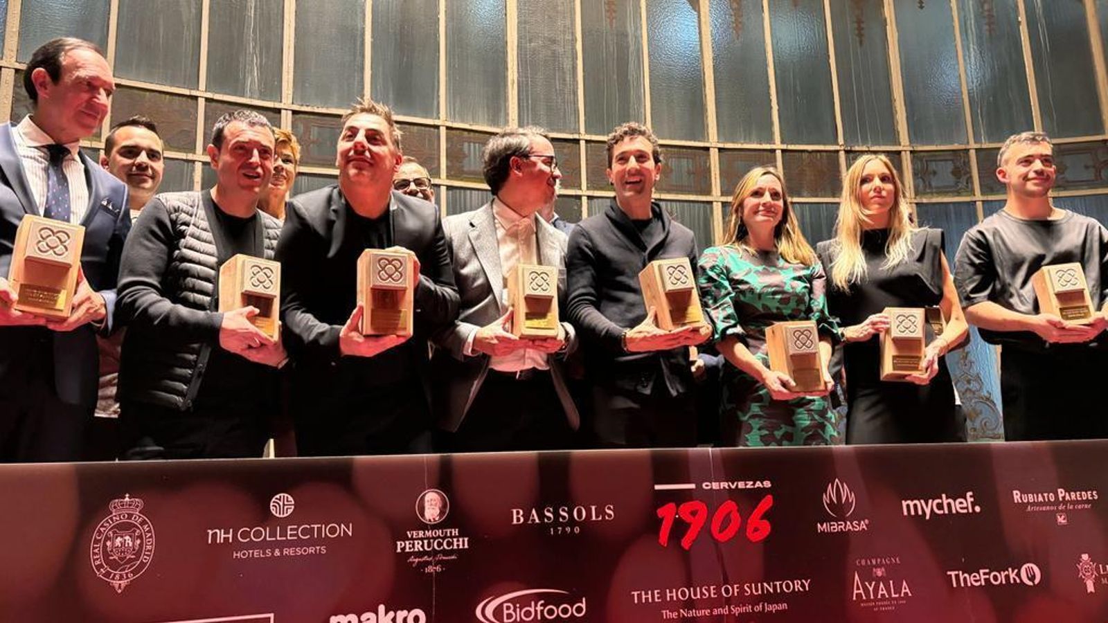 El chef cordobés junto al resto de premiados El chef cordobés junto al resto de premiados