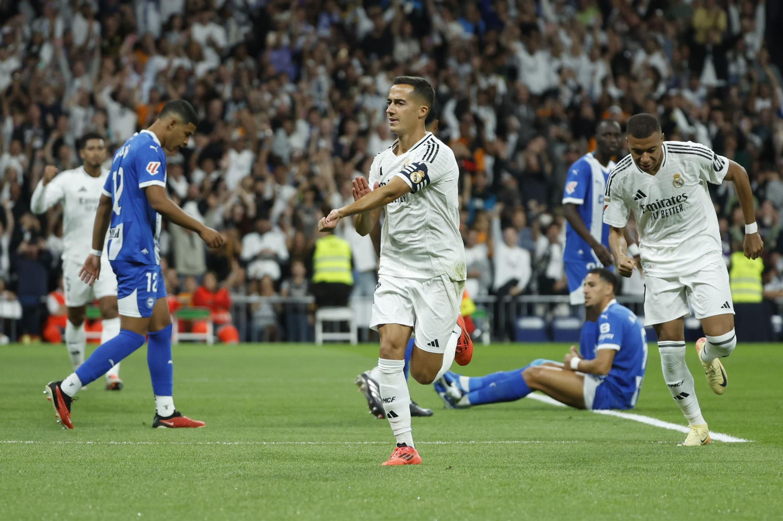 Lucas Vázquez celebra el primer gol del Real Madrid