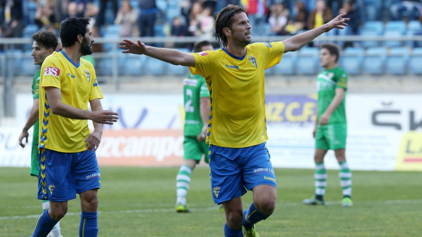 David Sánchez celebra uno de sus goles como jugador del Cádiz.