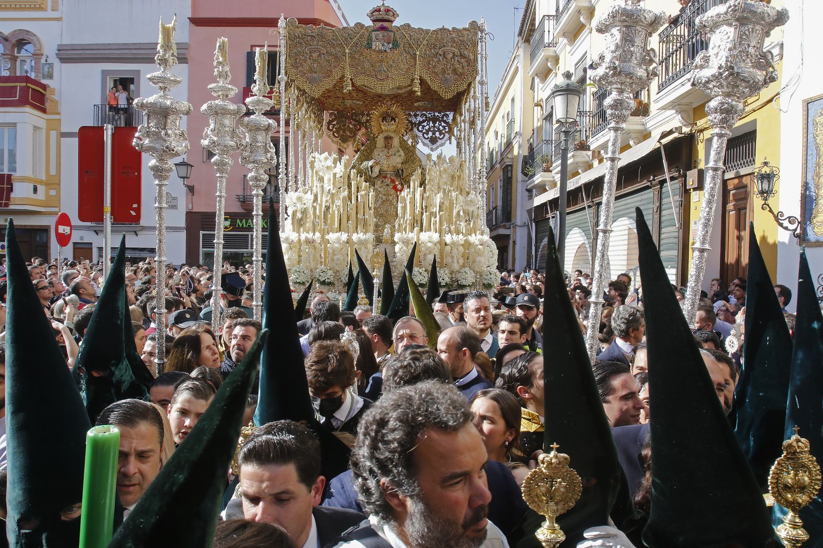 LA MACARENA, por la mañana