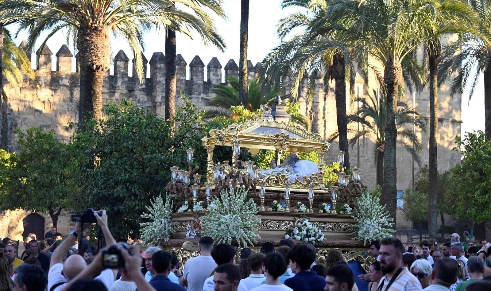 La procesión de la Virgen de Acá en Córdoba, en imágenes