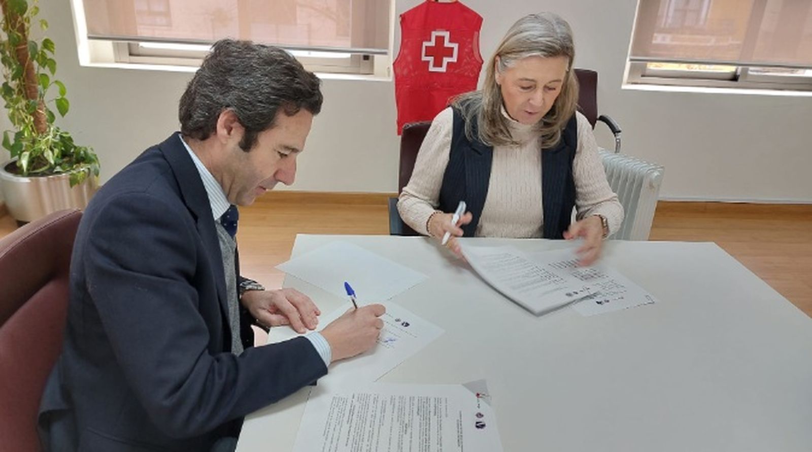 Firma del convenio entre ambas partes