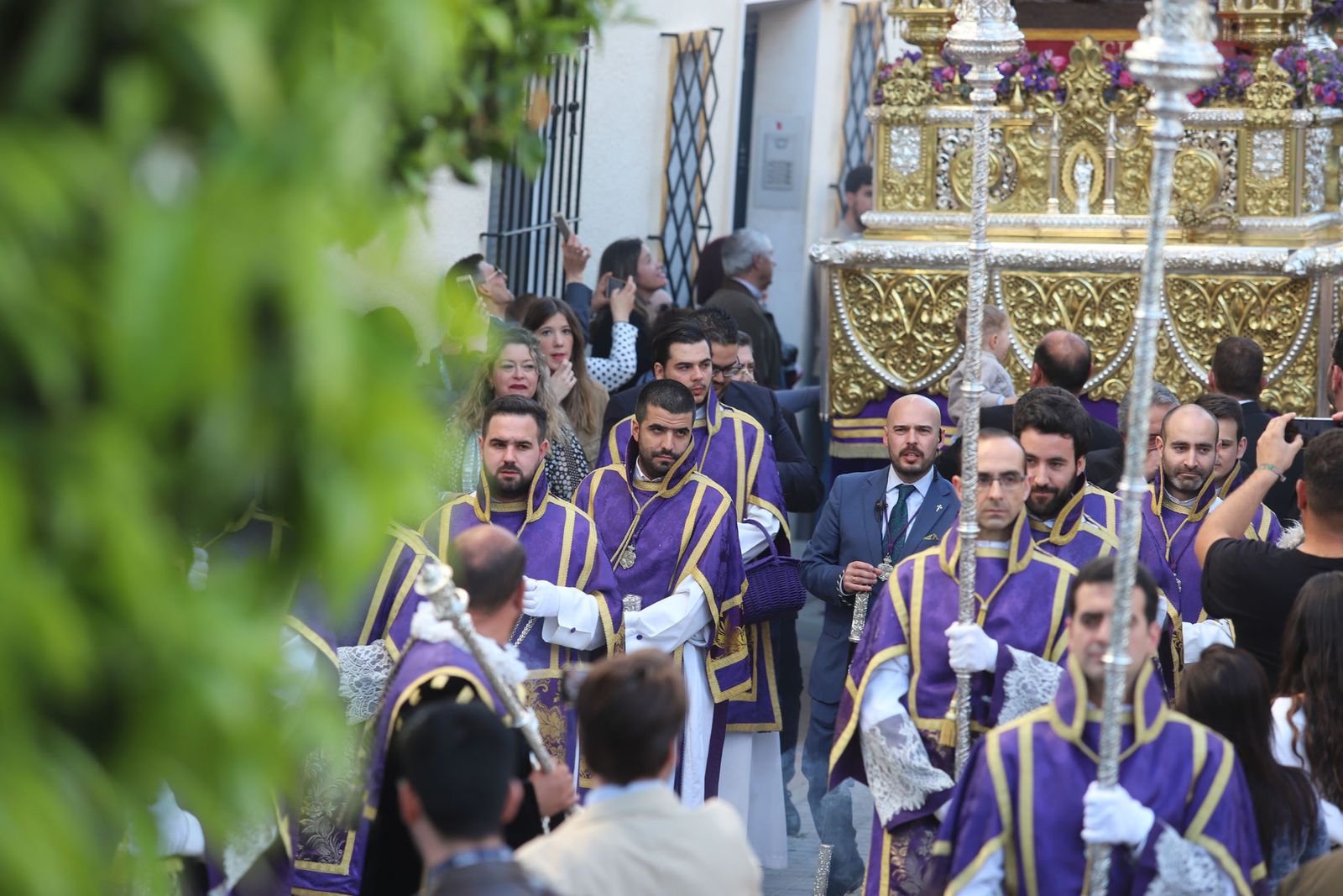 Imágenes del traslado del Cristo de Las Penas en sus Tres Caídas a la Milagrosa