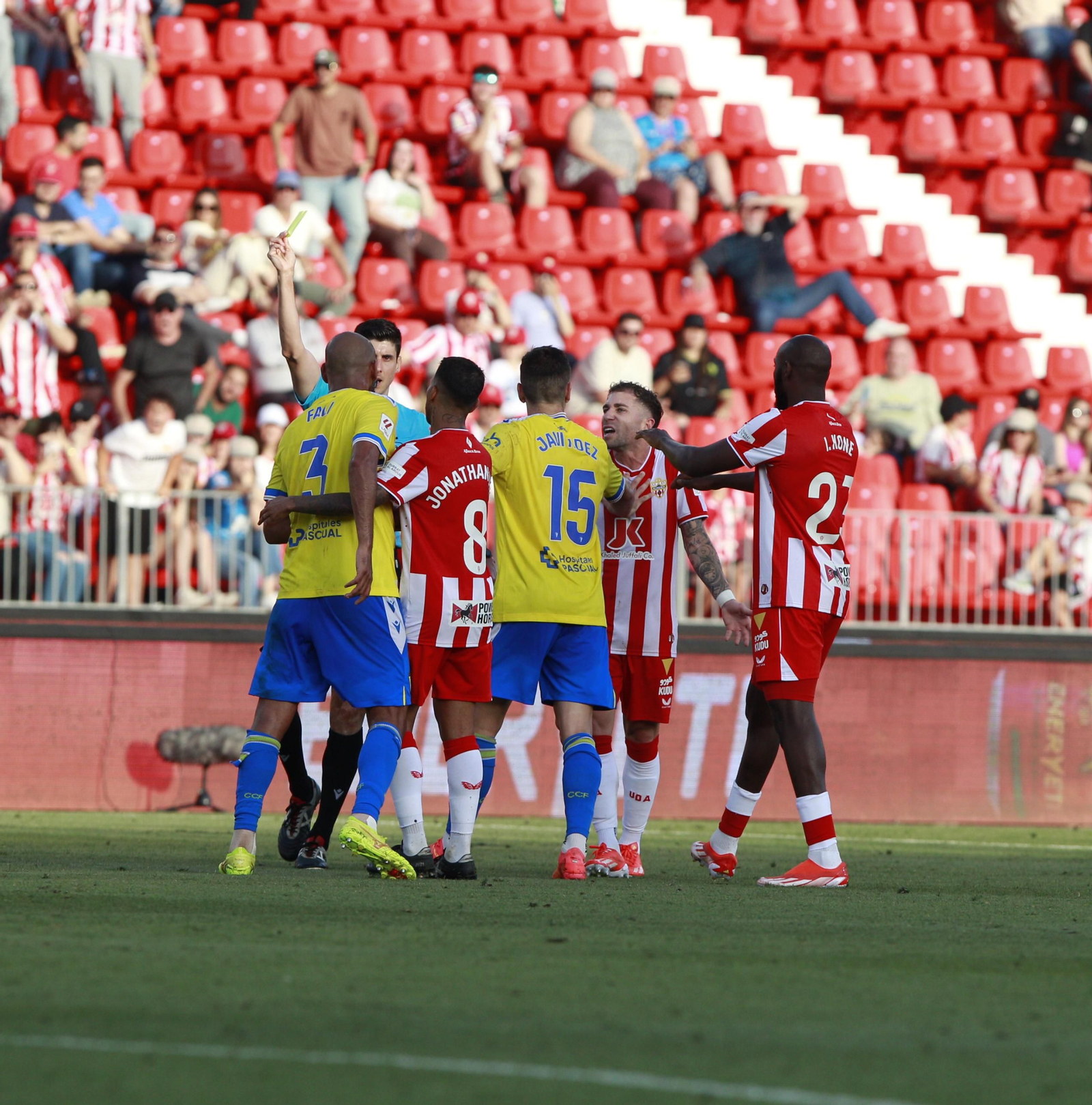 Imágenes de la gran victoria del Almería ante el Cádiz por 6 a 1