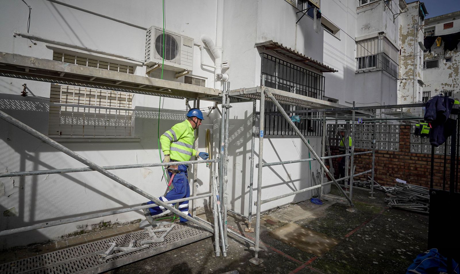 Icovesa, una barriada de Jerez "en la UCI"