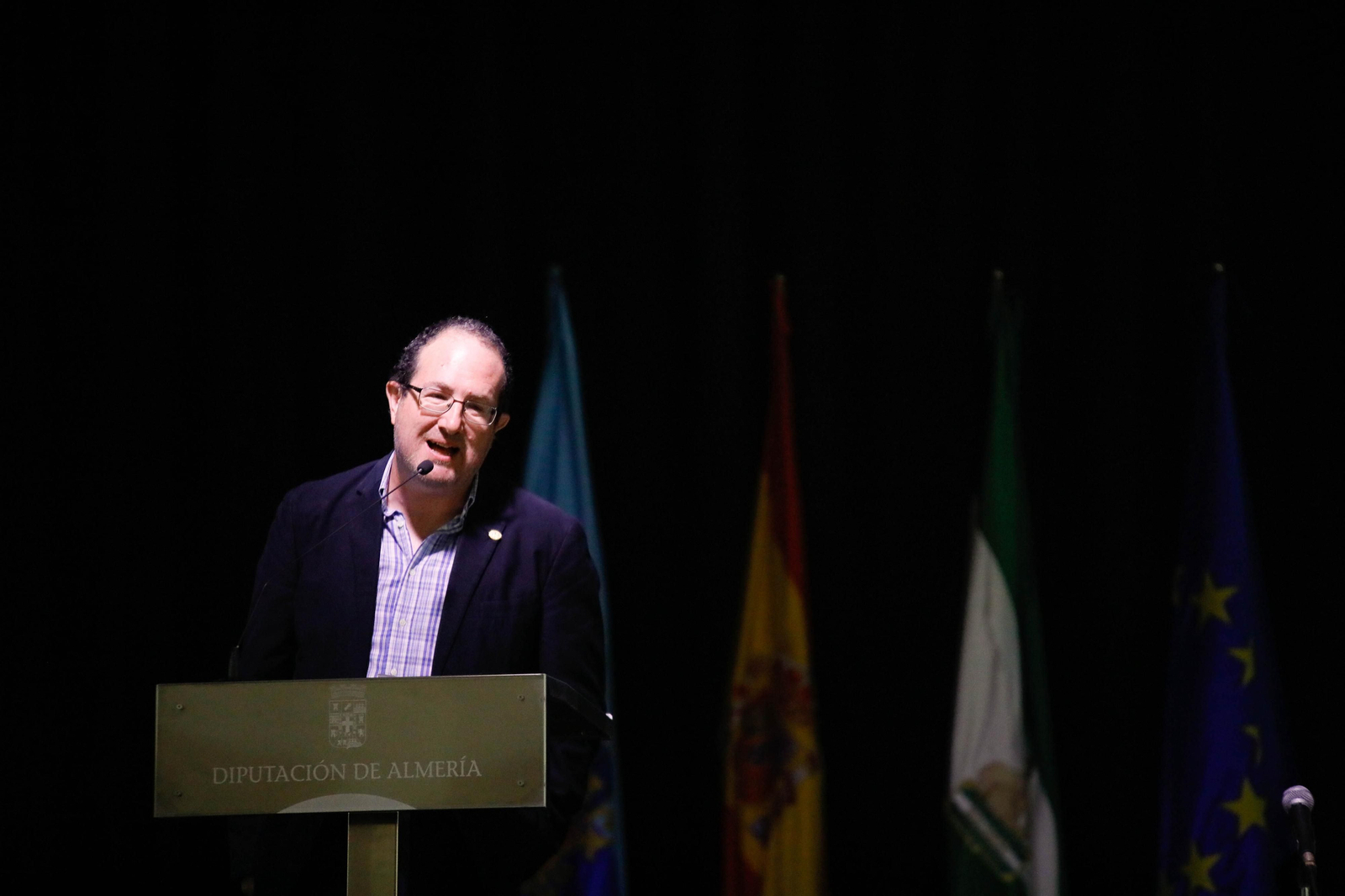 Imágenes de la entrega de los Escudos de Oro del IEA y la celebración de su Plenario