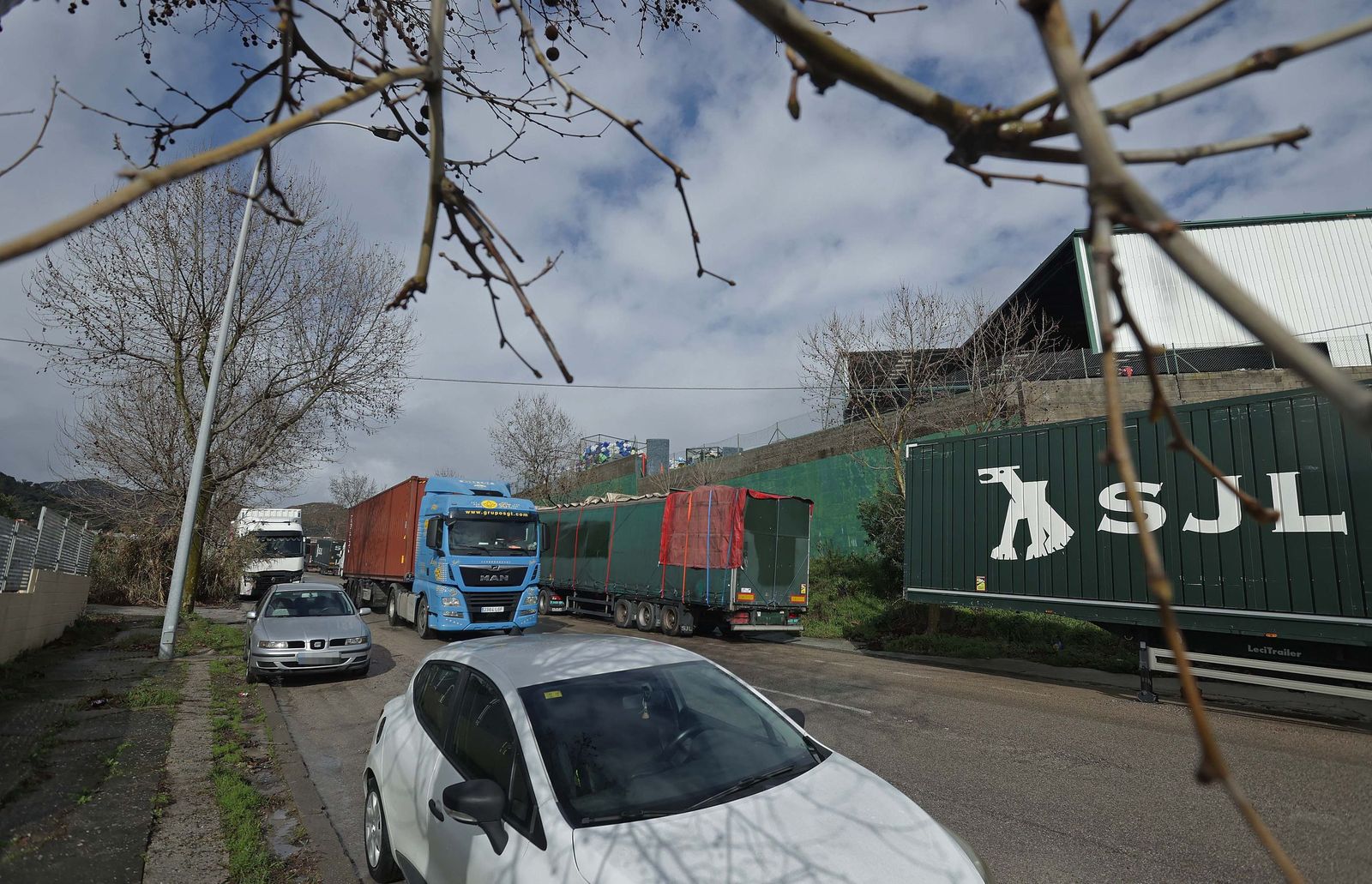 Fotos de los camiones retenidos en Algeciras