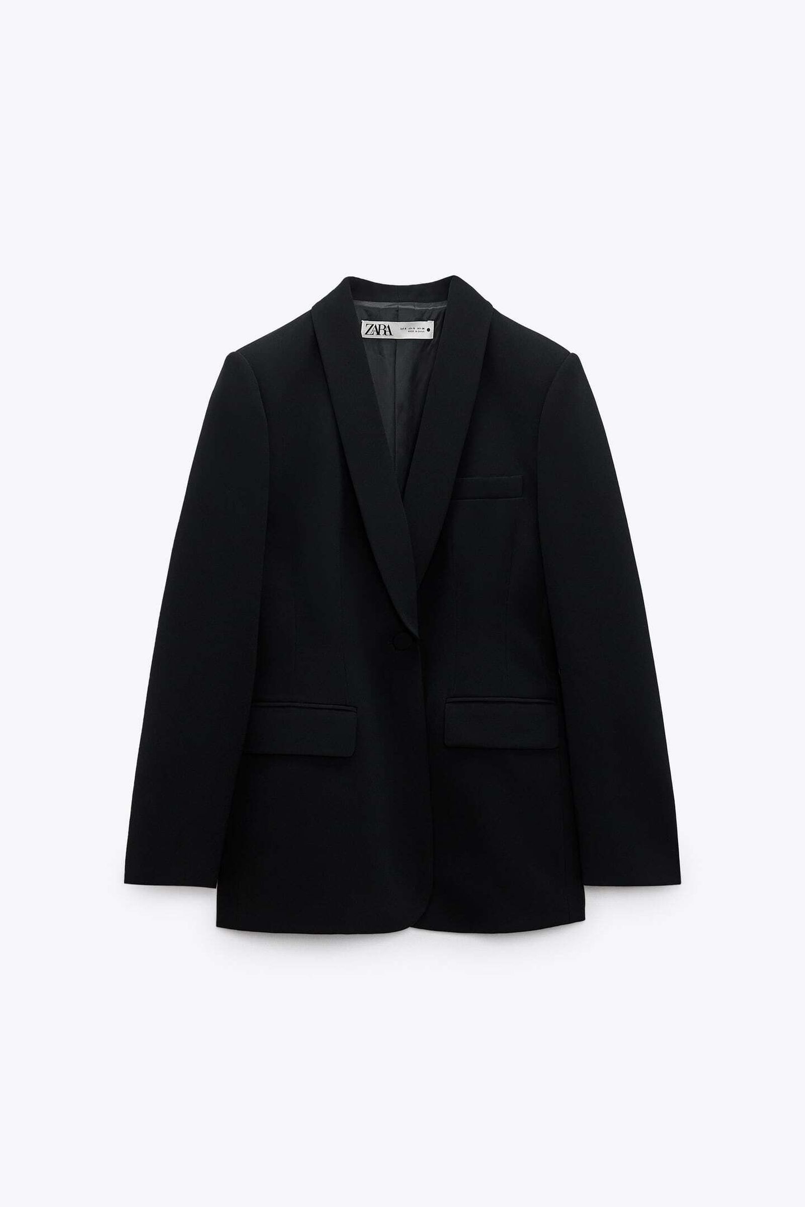 Blazer con cuello smoking de Zara.