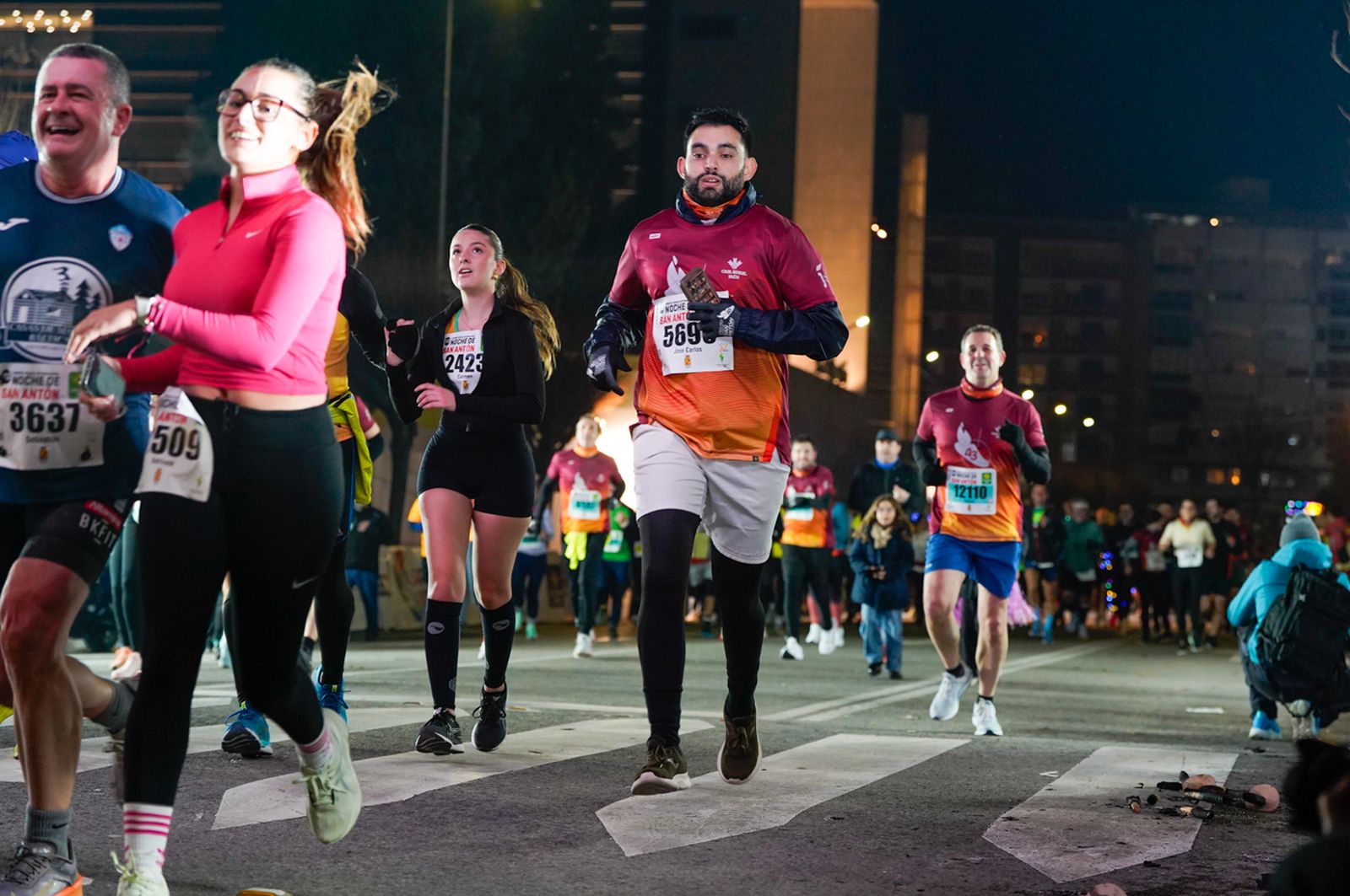 En imágenes: búscate en tu llegada a meta de la Carrera de San Antón 2026 (18)