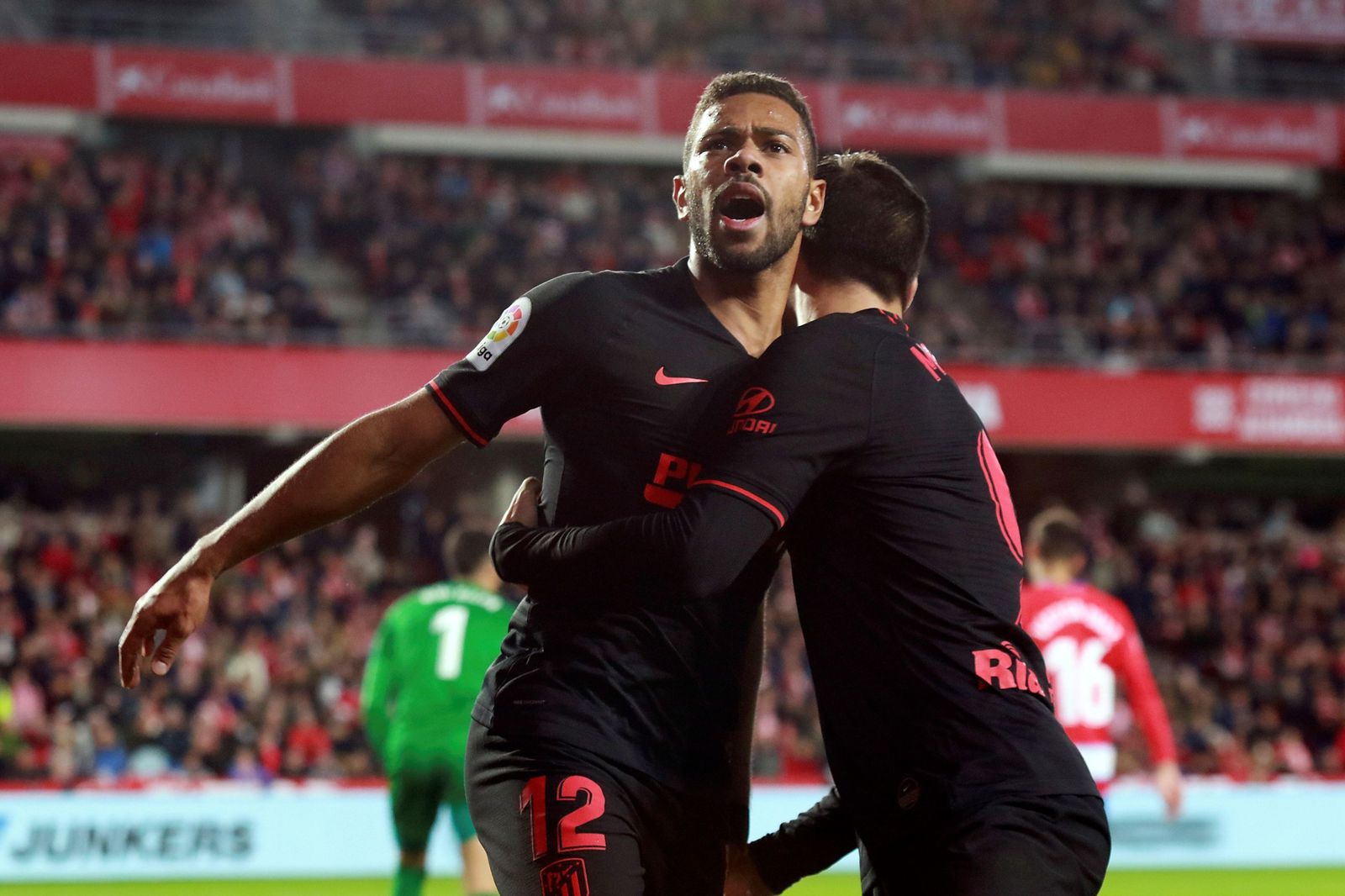 El atlético Lodi celebra un tanto durante la presente temporada.