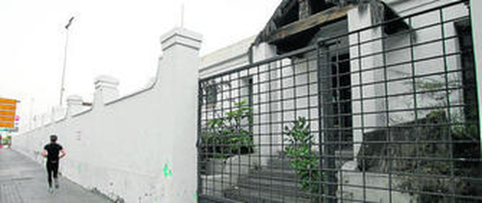 Fachada del restaurante argentino, cerrado hace años.