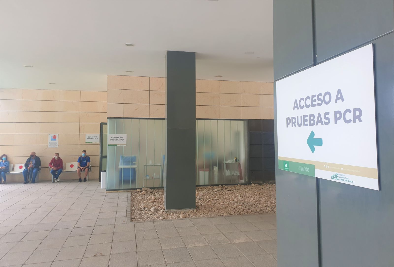 Sala para toma de muestras para PCR en el San Cecilio