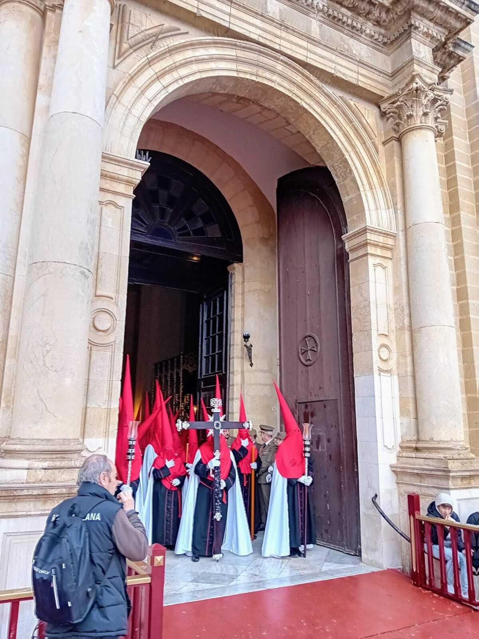 Las imágenes del Lunes Santo en Chiclana 2024: El Perdón y Humildad y Paciencia
