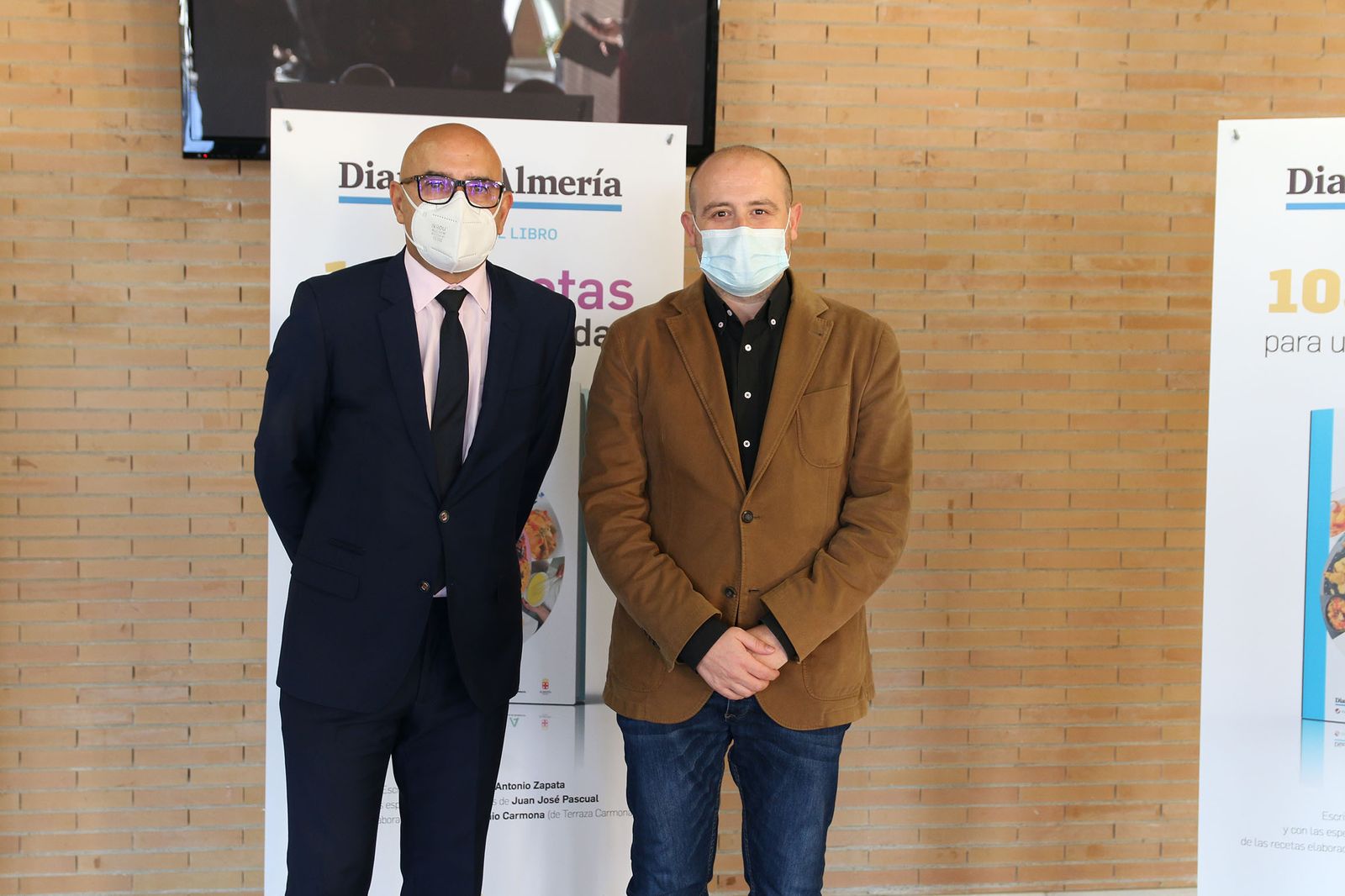 Fotogalería presentación libro '103 Recetas para una Capitalidad'. Almería