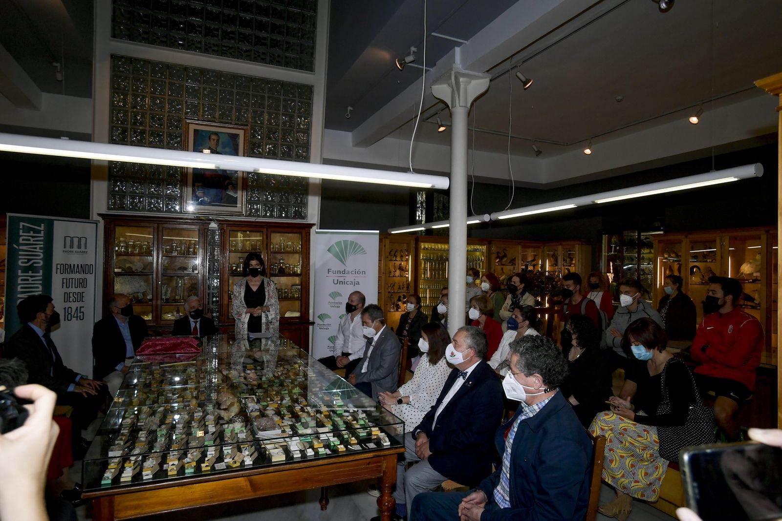 La inauguración del Museo de Ciencia del IES Padre Suárez de Granada, en imágenes