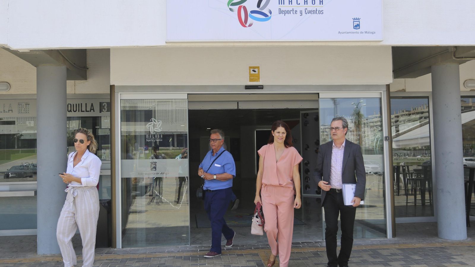 Visita de la comisión de la Academia de Cine, con Ana Núñez y Juan Antonio Vigar, al Martín Carpena el pasado día 23.