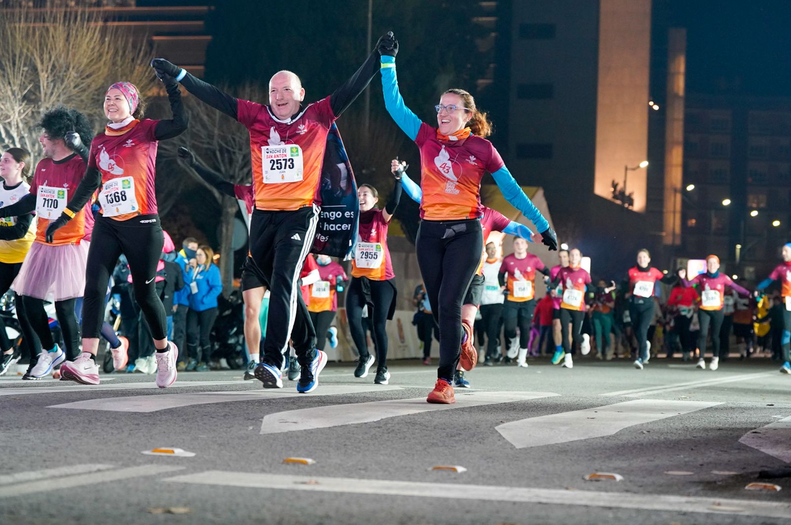 En imágenes: búscate en tu llegada a meta de la Carrera de San Antón 2026 (2)