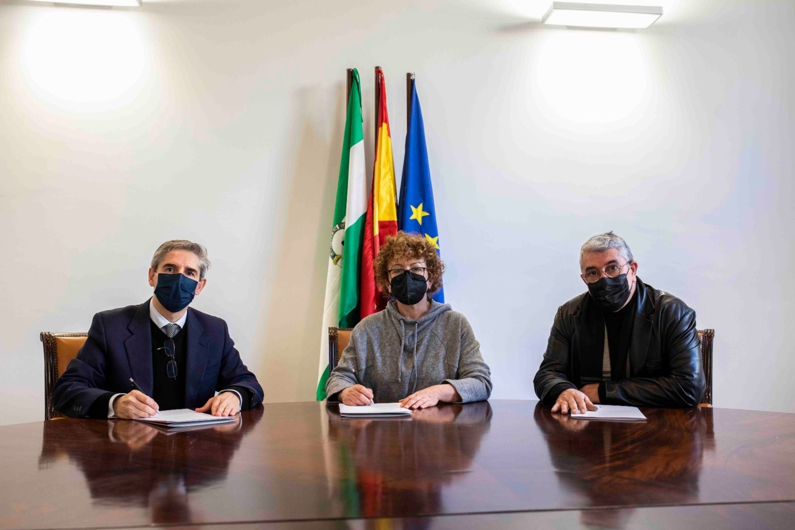 Firma del convenio entre ambas entidades.