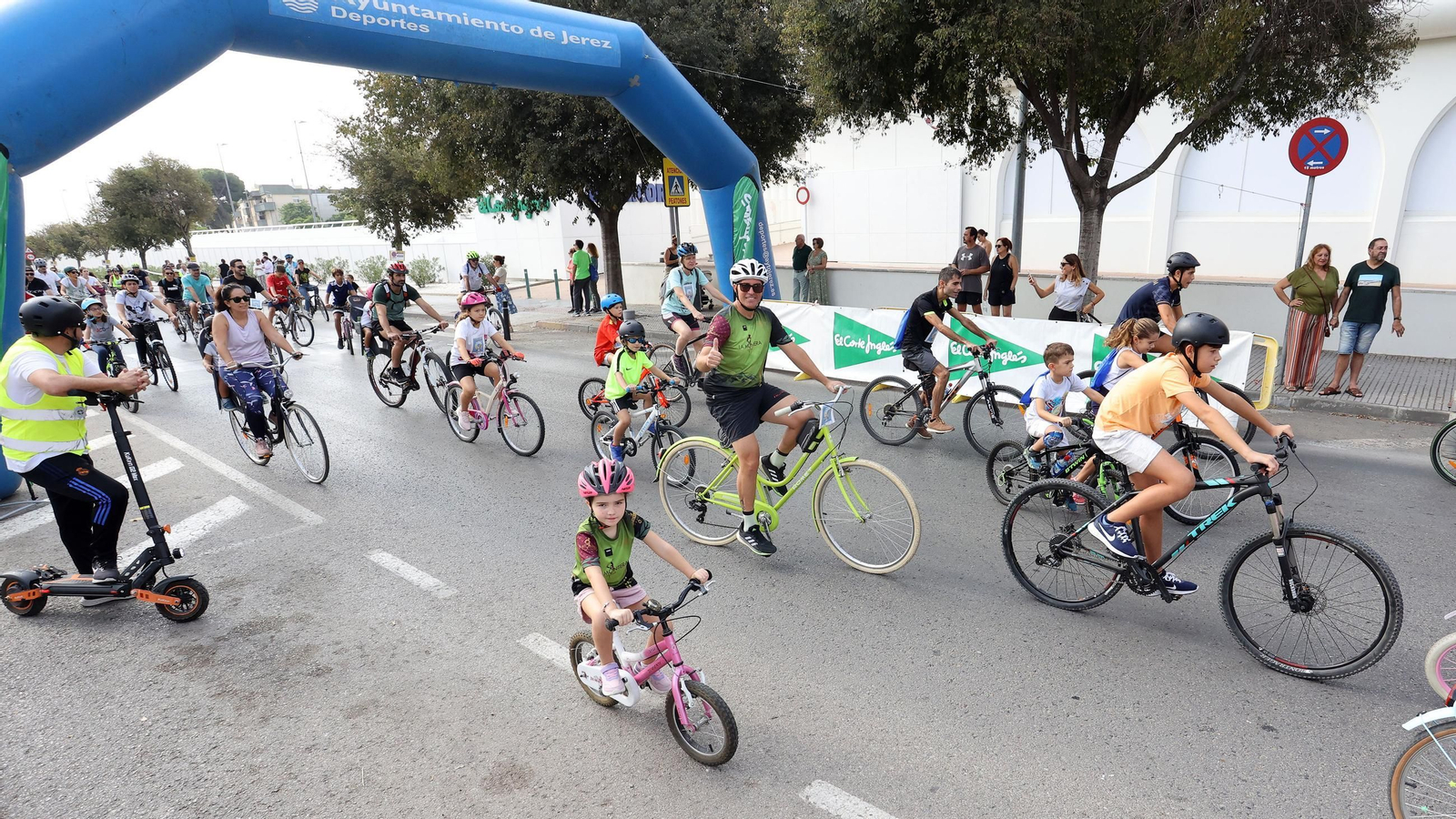 Búscate en el Día de la Bici Amistad por Jerez