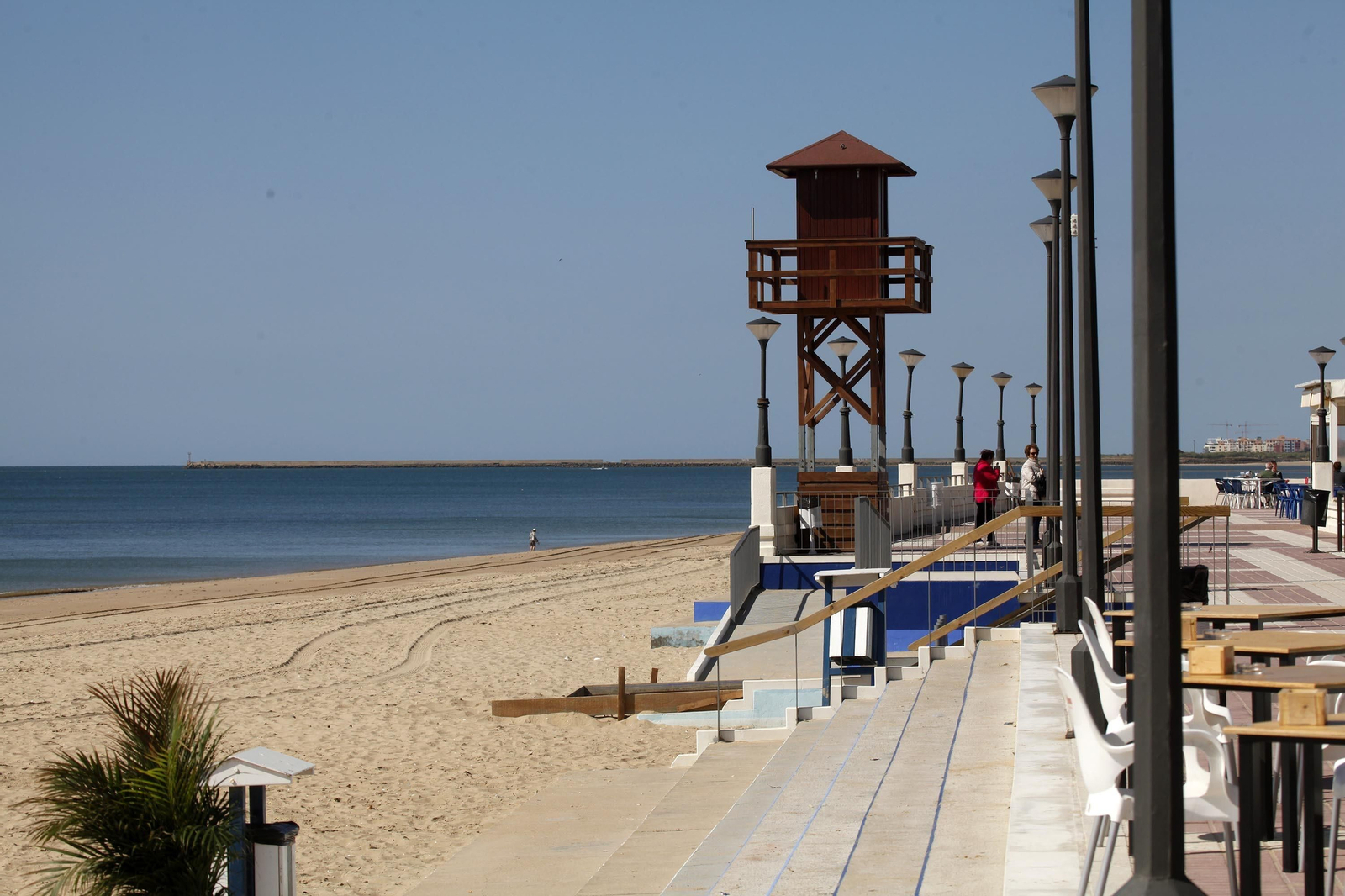 Las playas de la Costa de Huelva se preparan para la Semana Santa