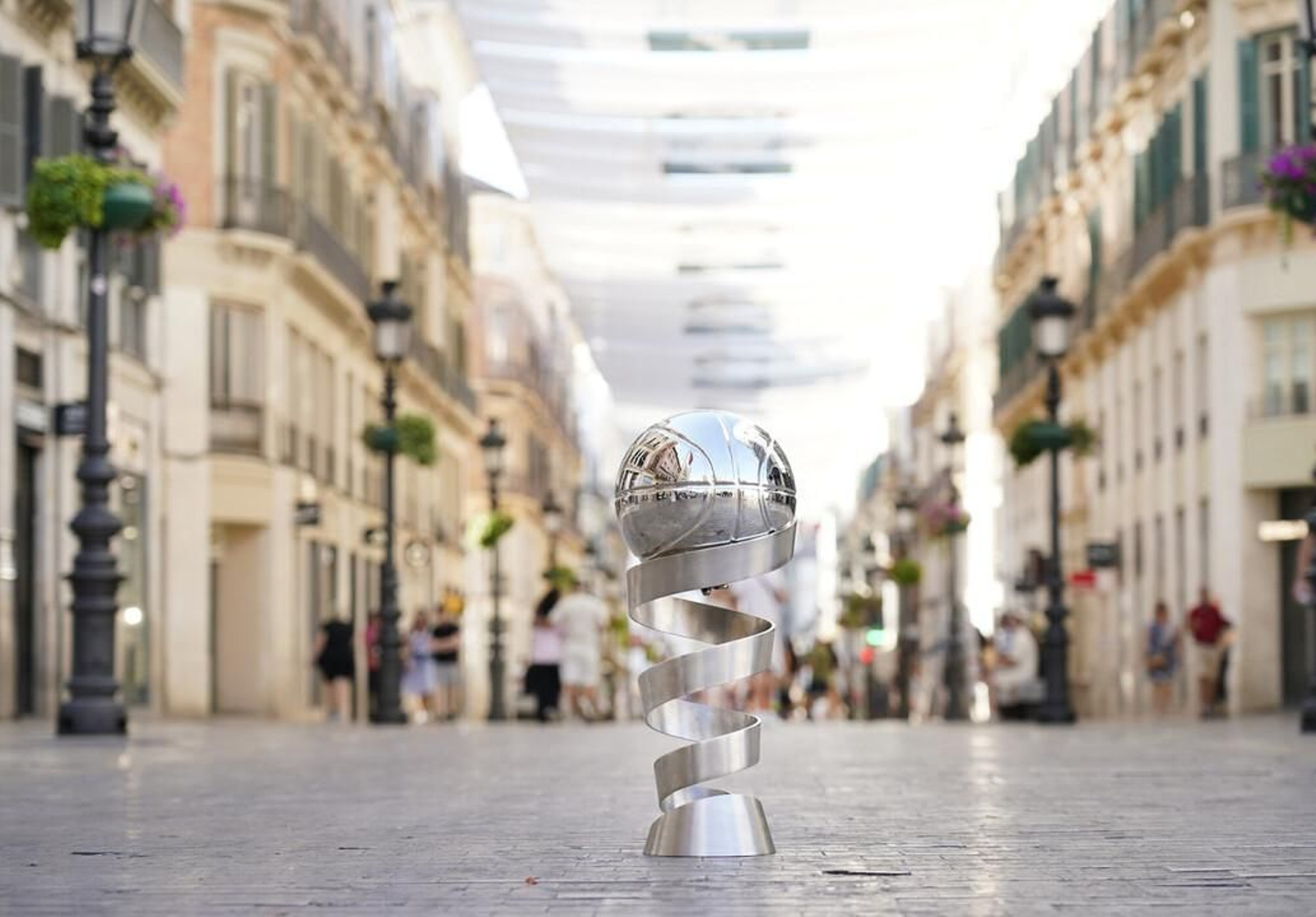 El trofeo de la Supercopa ACB se deja ver por Málaga