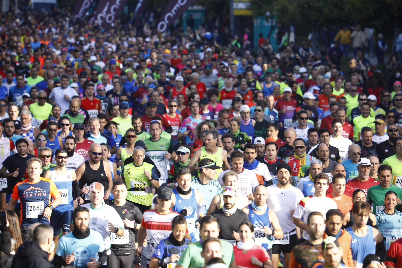 Las imágenes de la salida de la 36 Media Maratón de Córdoba