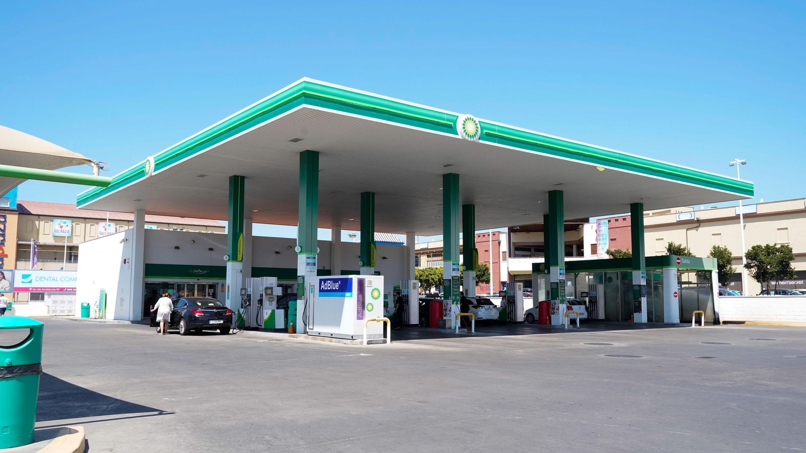 Gasolinera BP en Ayamonte donde repostan muchos portugueses.