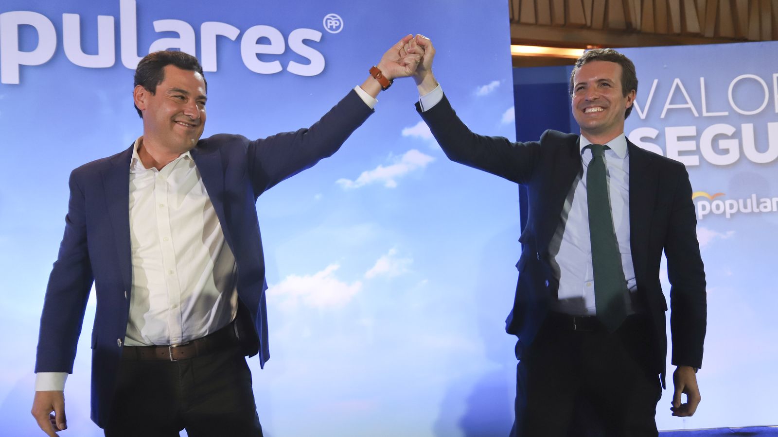 Juan Manuel Moreno y Pablo Casado en el mitin