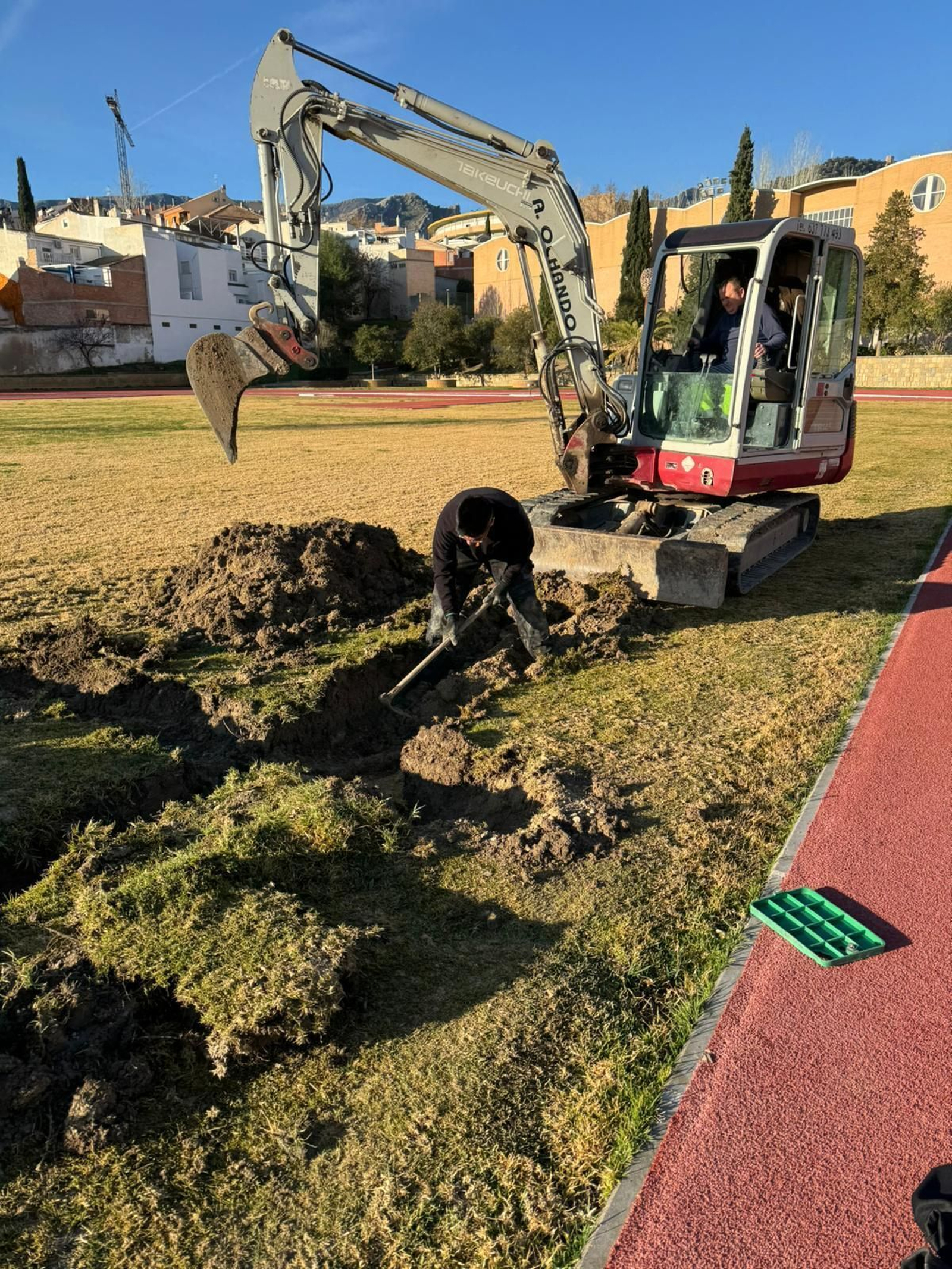 Obras en el interior de la pista.