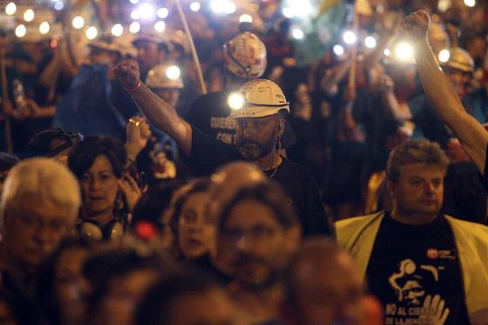 Los mineros llegan a Madrid tras una larga marcha protesta, de más de 400 kilómetros, por el cierre de la minería.

Foto: EFE