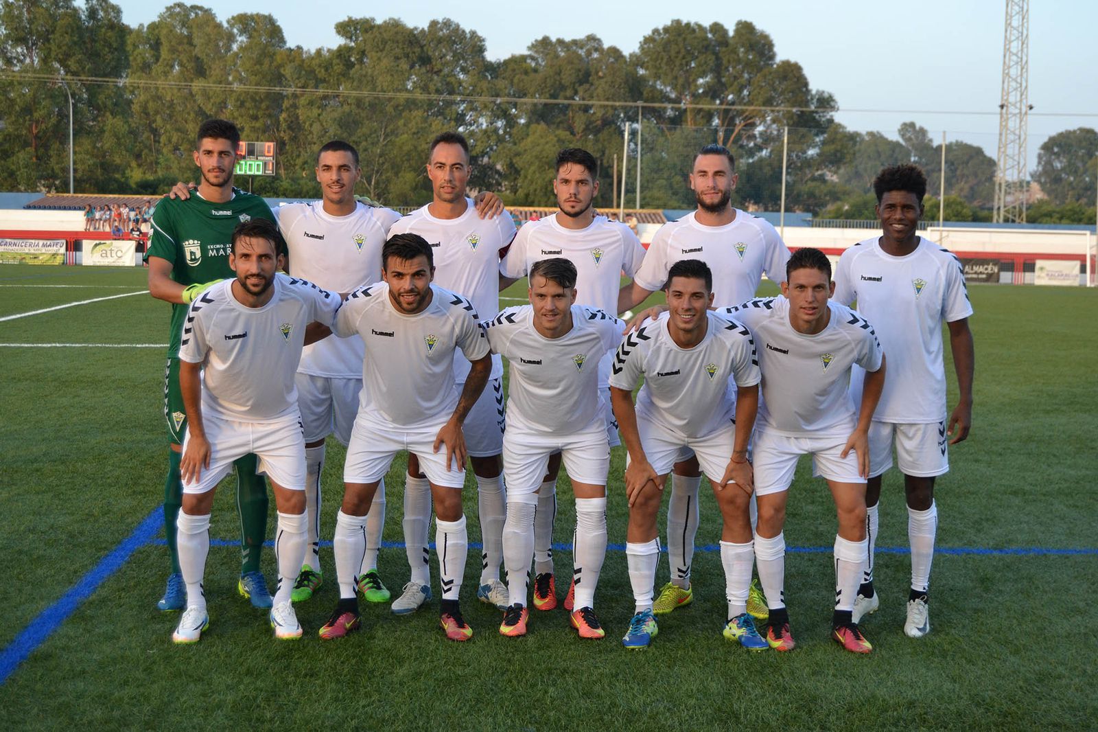 Uno de los onces del Marbella durante esta pretemporada.