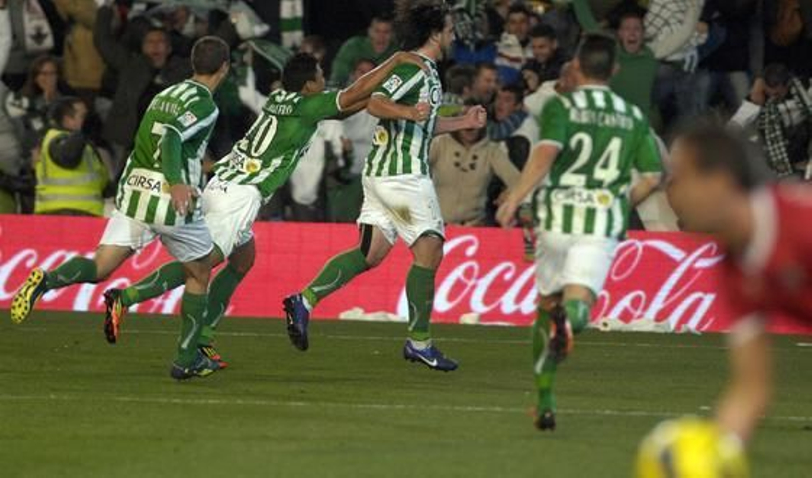 Betis y Sevilla empatan en el Benito Villamarín (1-1). / Manuel Gómez